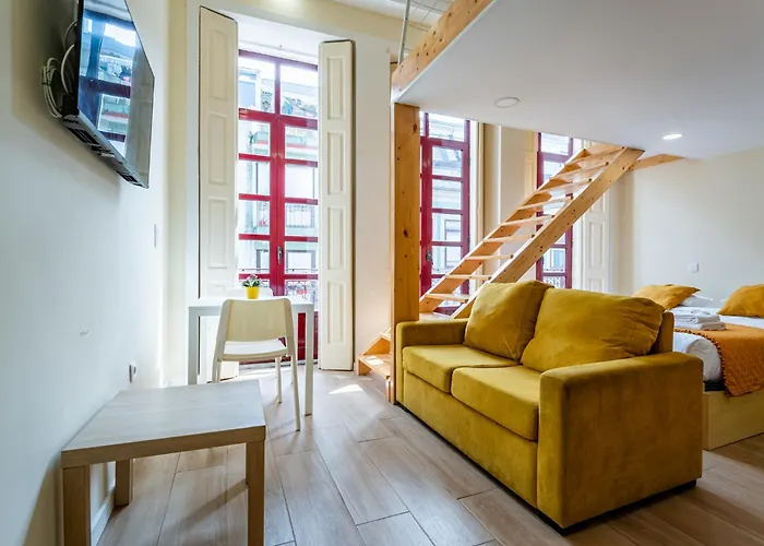 Close To Everything Your Yellow Prm 1f Πόρτο